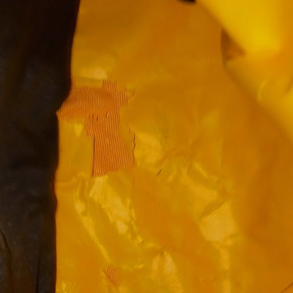 Yellow and black sports bag - Picture 9 of 13